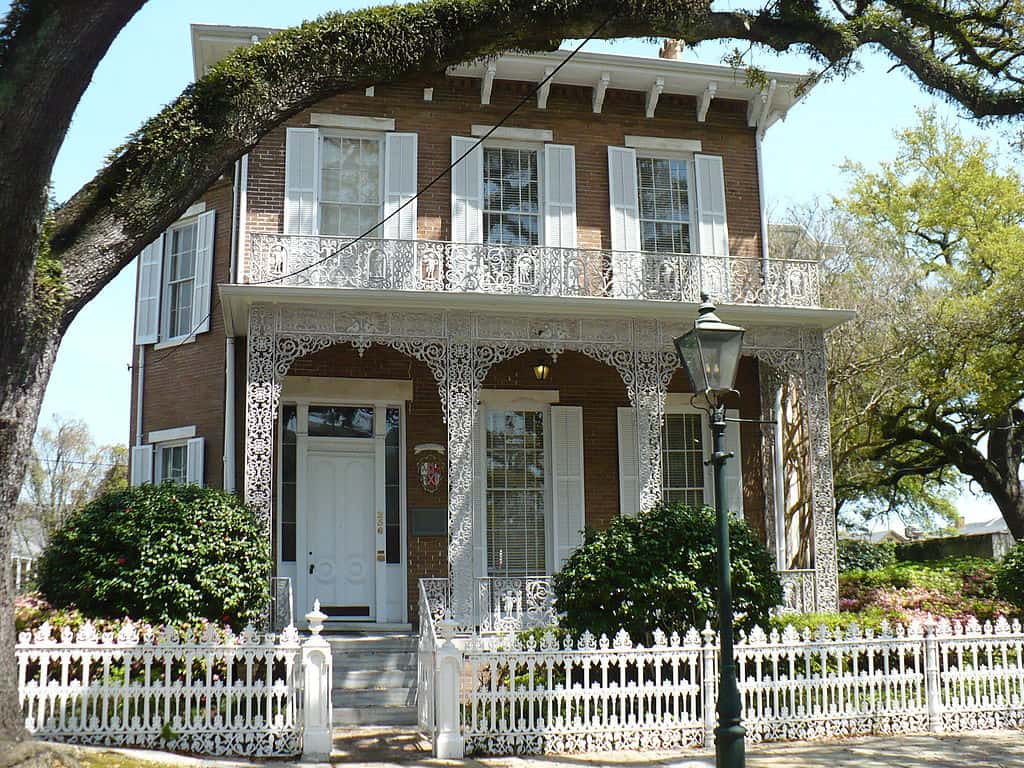 Richards-DAR House