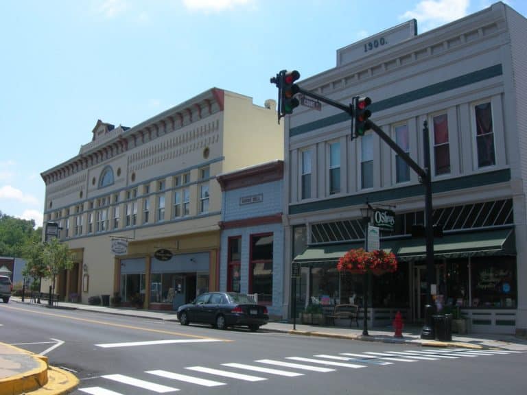 15 Best Small Towns to Visit in West Virginia The Crazy Tourist