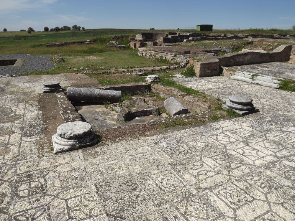 Ruínas Romanas De Pisões