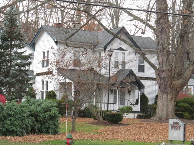 15 Best Places to Live in Connecticut The Crazy Tourist