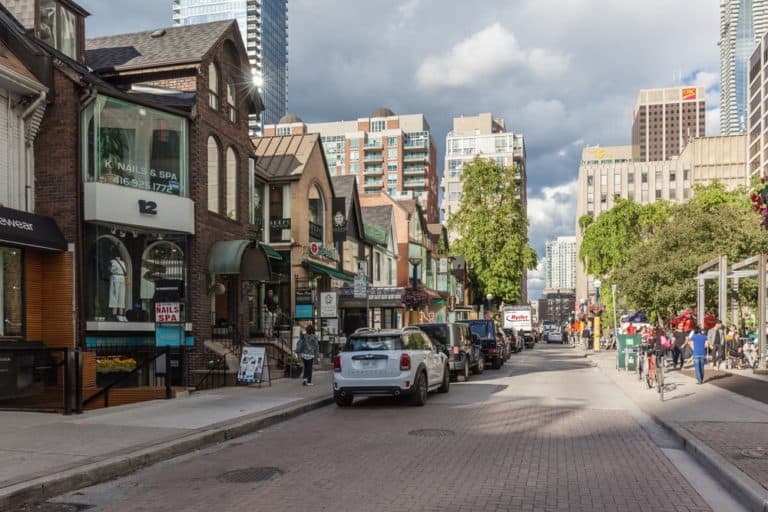 Where to Stay in Toronto Neighborhoods & Area Guide The Crazy Tourist