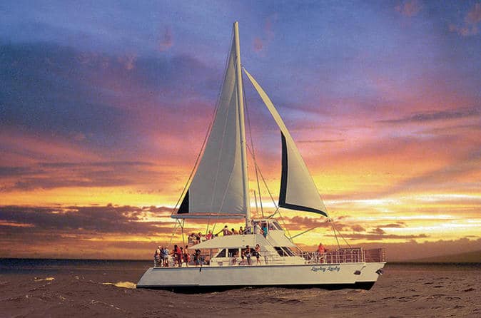 Nā Pali Sightseeing Sunset Dinner Cruise