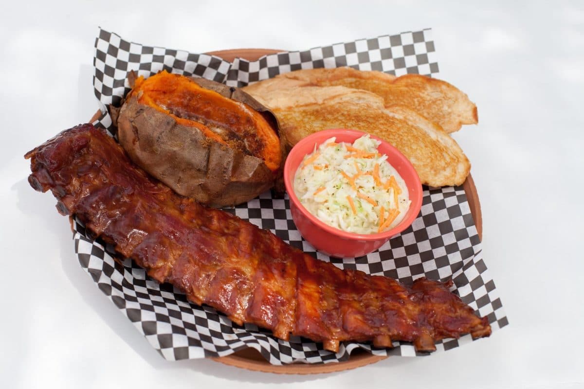 Dustin’s Bar-B-Q