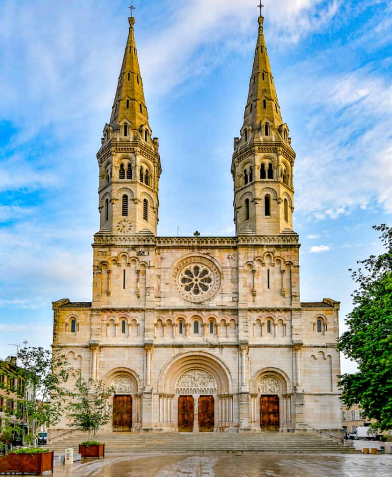 15 Best Things to Do in Mâcon (France) - The Crazy Tourist